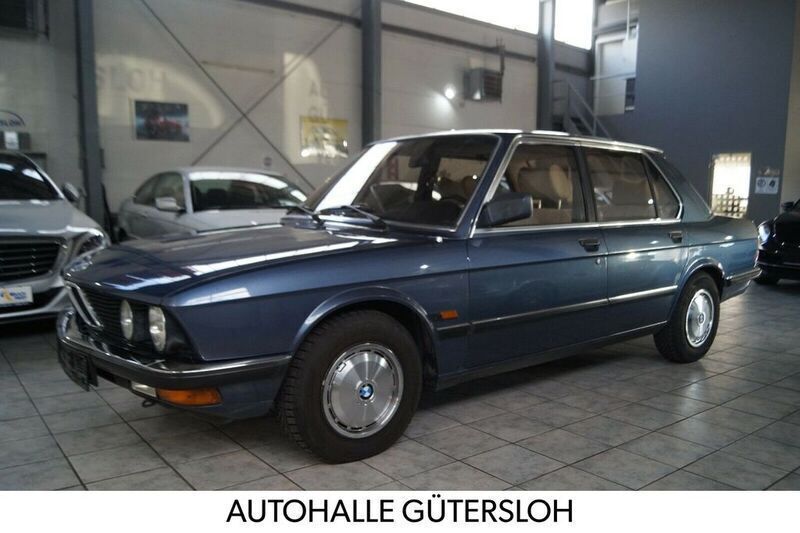Blau Gebraucht 1981 BMW 525 Limousine | 22.900 € - Bild 1/4