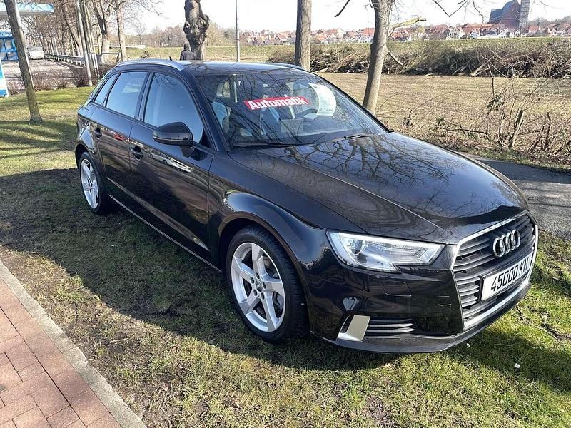 Gebraucht Audi A3 Sportback 116 PS (85 kW) 2018 Mythosschwarz metallic Kleinwagen