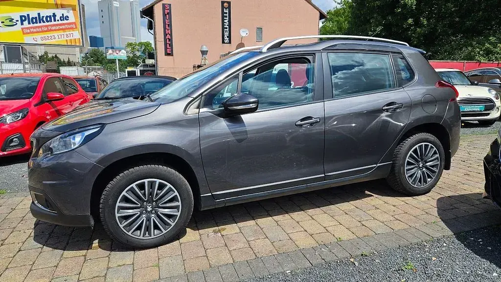 Gebraucht Peugeot 2008 Active 83 PS (61 kW) 2020 Gris platinium SUV