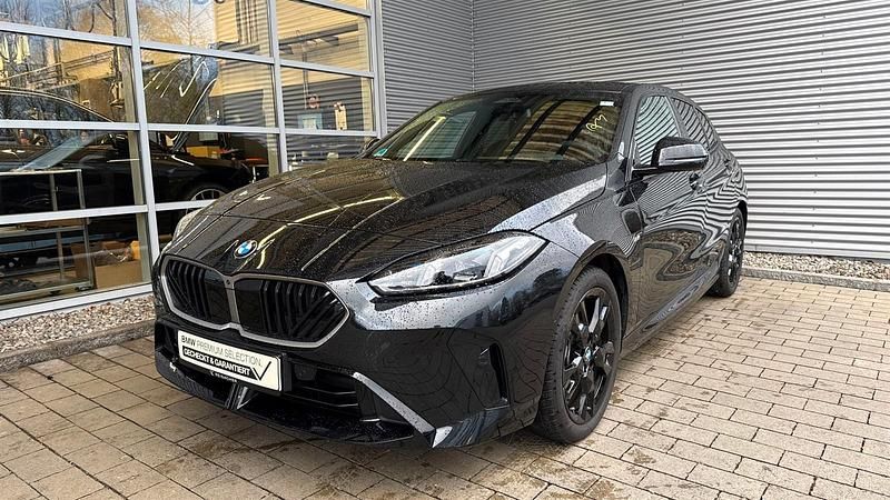 Usata BMW 120 Efficient Dynamics 150 CV (110 kW) 2025 Nero Utilitaria