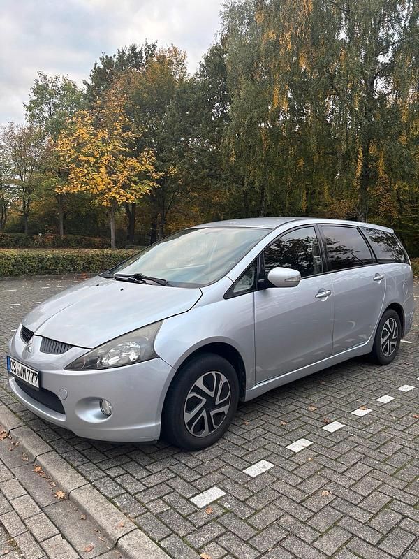 Silber Gebraucht 2005 Mitsubishi Grandis Van / Kleinbus | 2.250 € (Fairer Preis) - Bild 1/4