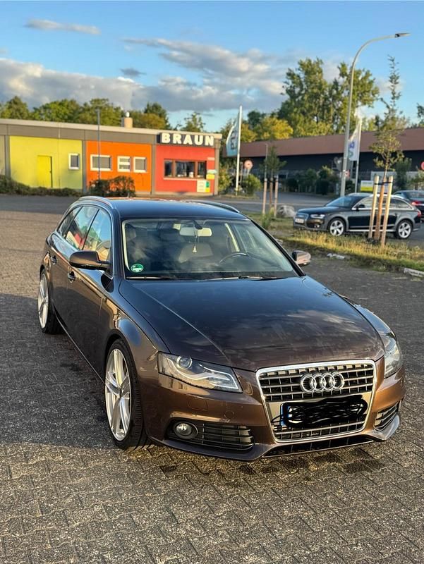 Gebraucht Audi A4 Ambiente 160 PS (117 kW) 2011 Braun Kombi