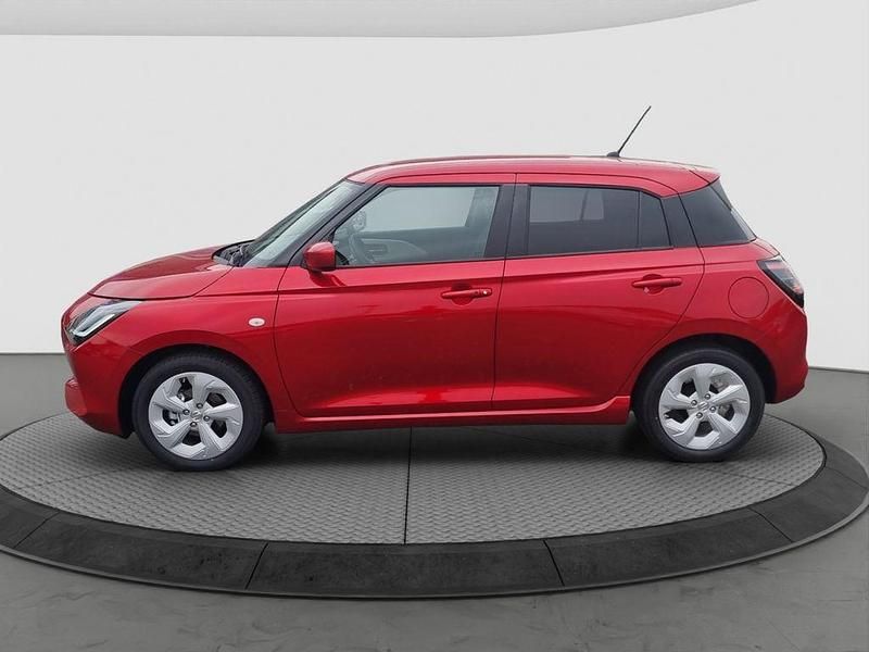 Gebraucht Suzuki Swift Comfort 83 PS (61 kW) 2025 Rot Kleinwagen
