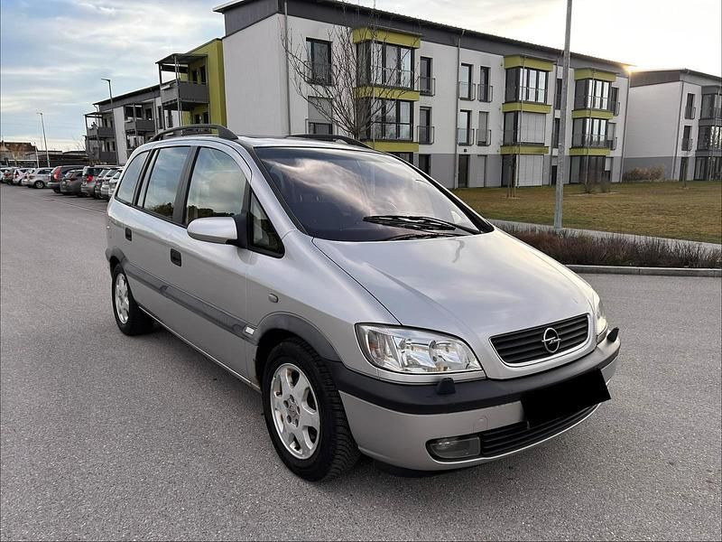Gebraucht Opel Zafira Elegance 147 PS (108 kW) 2001 Silber Van / Kleinbus