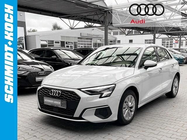Gletschweiß Gebraucht 2022 Audi A3 Sportback e-tron Comfort Limousine | 24.450 € (Etwas zu teuer) - Bild 1/4