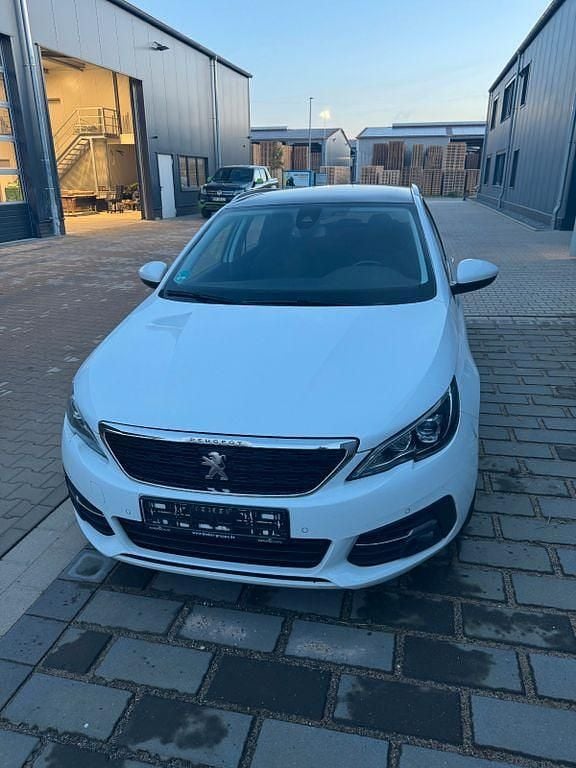 Weiß Gebraucht 2020 Peugeot 308 Active Kombi | 8.400 € (Guter Preis) - Bild 1/4