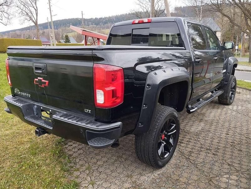 Gebraucht Chevrolet Silverado 360 PS (264 kW) 2018 Schwarz SUV