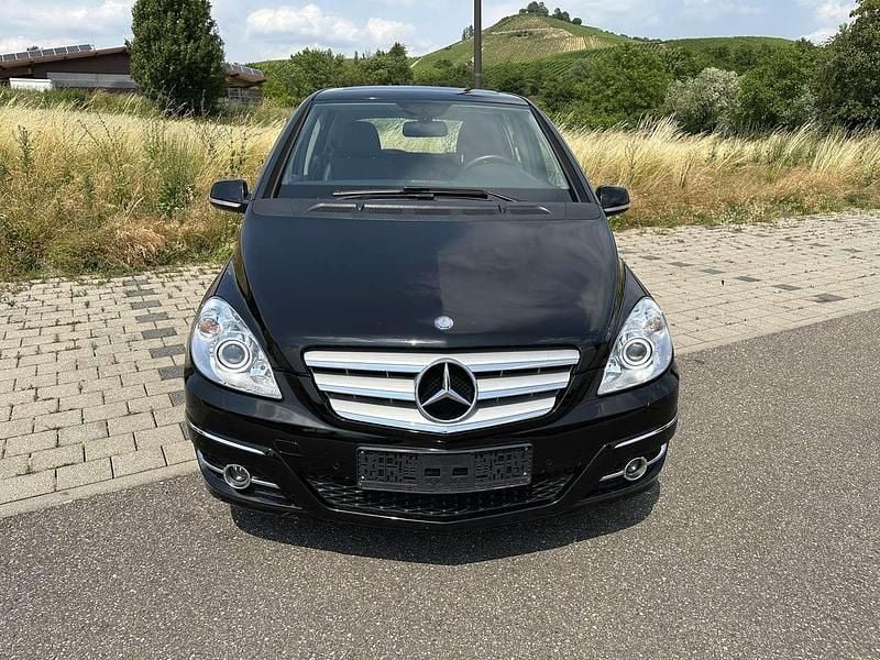 Kosmosschwarz metalliclack Gebraucht 2009 Mercedes B200 Avantgarde Van / Kleinbus | 6.590 € (Fairer Preis) - Bild 1/4