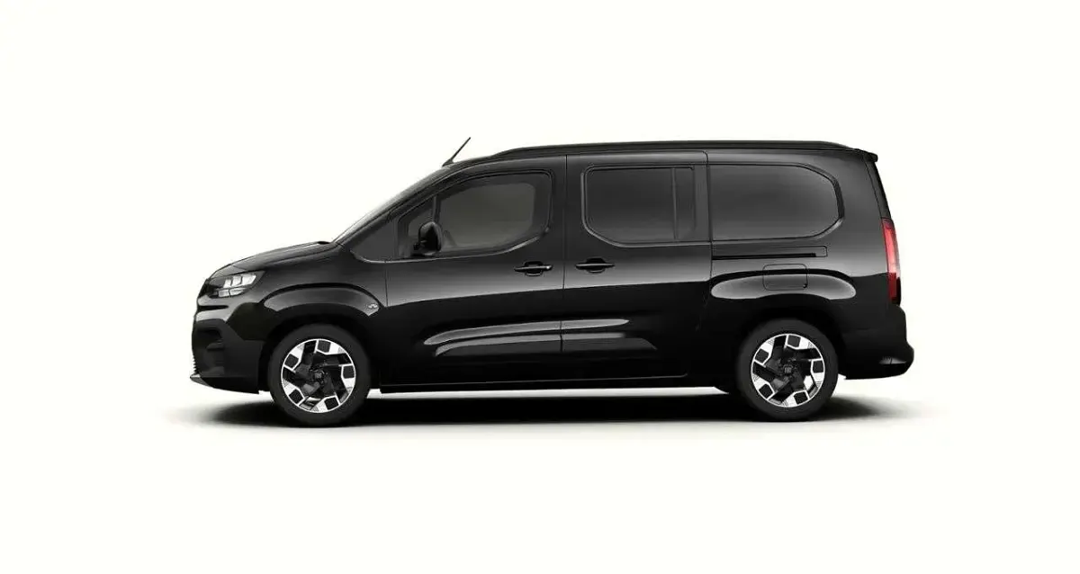 Neu Fiat Qubo La Prima 131 PS (96 kW) 2026 Schwarzschwarz Van / Kleinbus