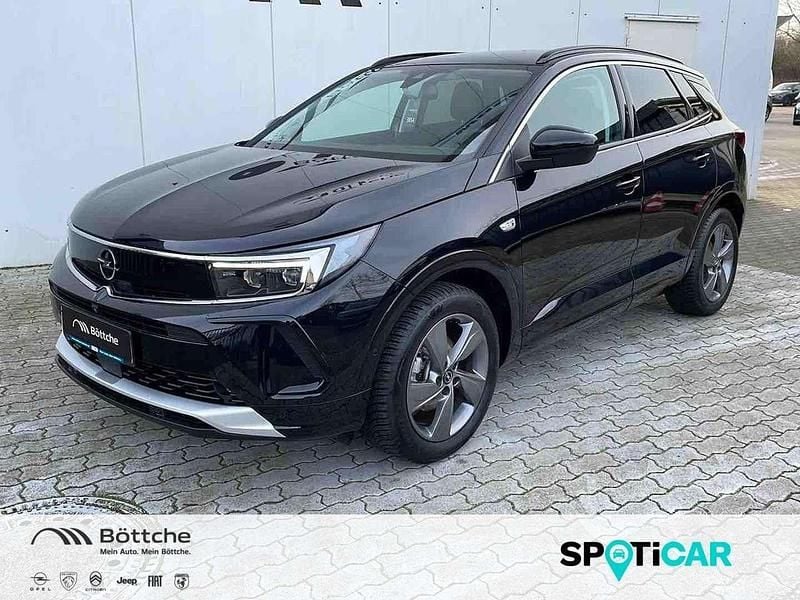 Lackierung schwarz perla nera/metallic klarlack Gebraucht 2023 Opel Grandland X Elegance SUV | 25.750 € (Fairer Preis) - Bild 1/4