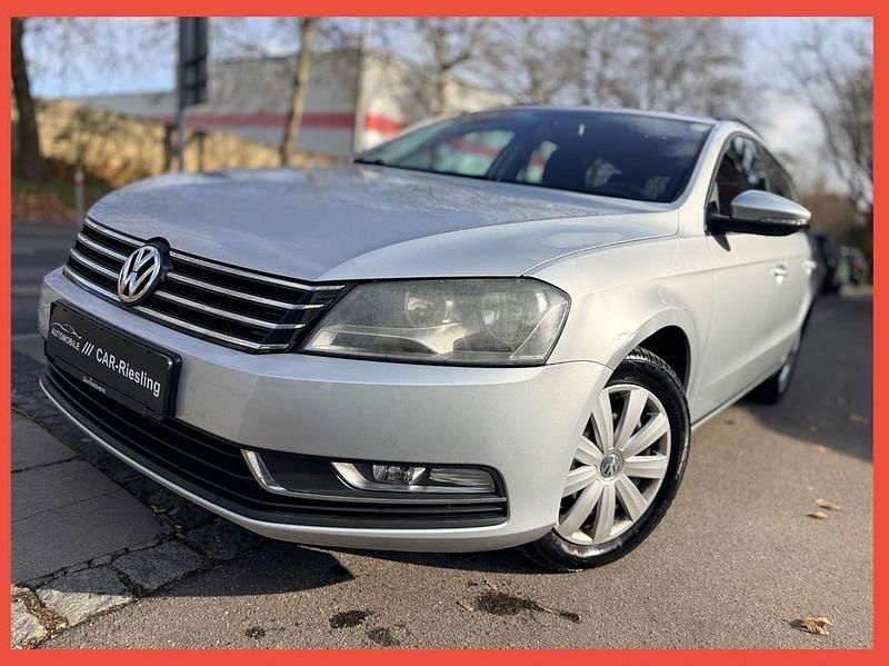 Silber Gebraucht 2011 VW Passat Limousine | 4.799 € (Guter Preis) - Bild 1/4
