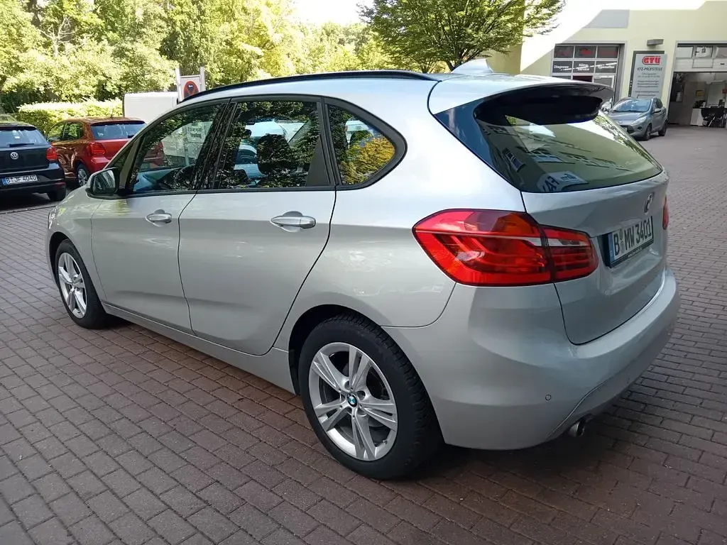 Gebraucht BMW 218 Active Tourer Advantage 136 PS (100 kW) 2017 Silber Van / Kleinbus