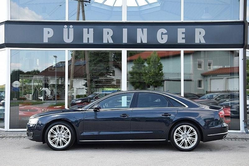 Blau Gebraucht 2019 Audi A8 Sport Limousine | 37.900 € (Fairer Preis) - Bild 1/4