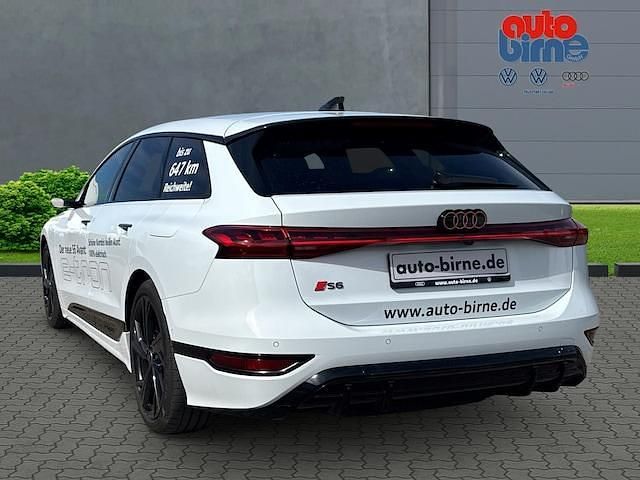 Gebraucht Audi e-tron Ambiente 369 kW (503 PS) 2025 Gletscherweiß metallic SUV