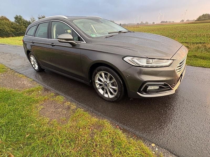 Gebraucht Ford Mondeo Titanium 150 PS (110 kW) 2019 Grau Kombi
