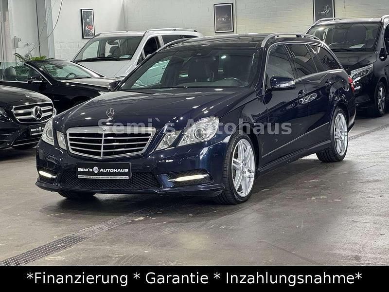 Blau Gebraucht 2012 Mercedes E250 AMG Kombi | 13.990 € (Fairer Preis) - Bild 1/4