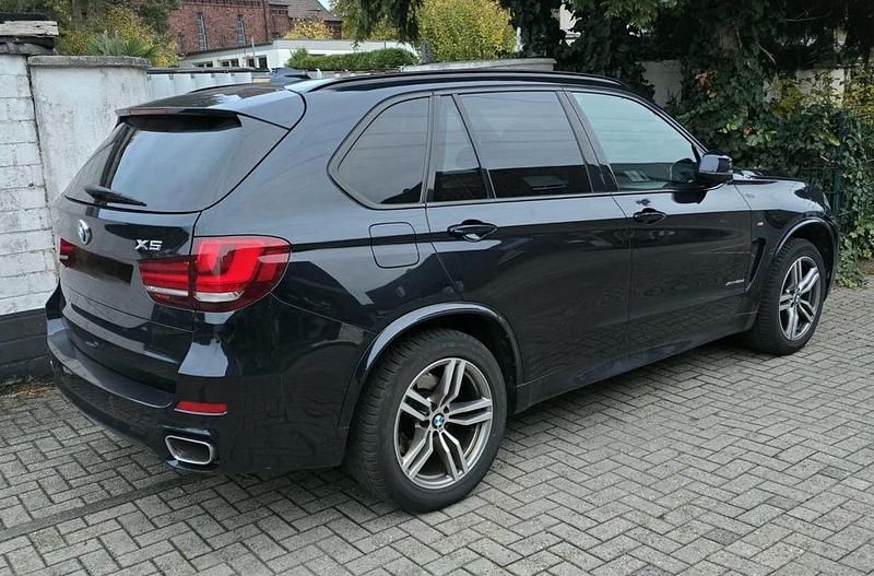 Schwarz Gebraucht 2016 BMW X5 M Sport SUV | 17.999 € (Etwas zu teuer) - Bild 1/4