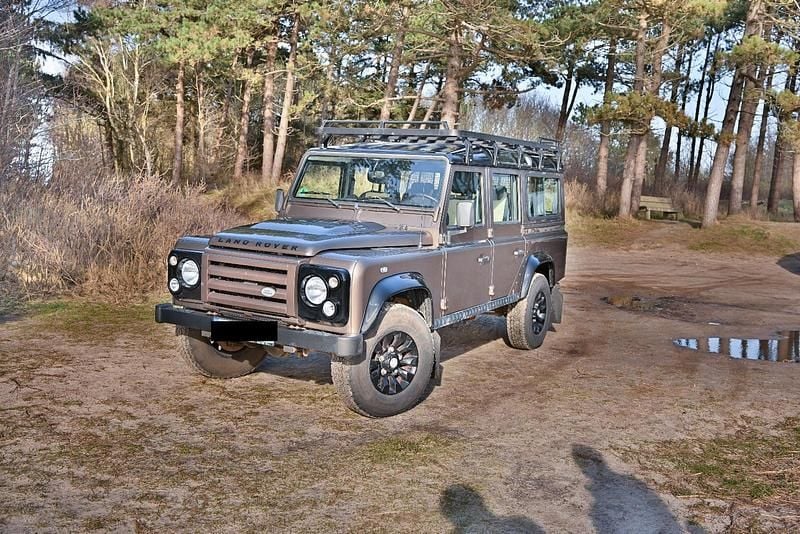 Gebraucht Land Rover Defender SE 122 PS (89 kW) 2011 Braun SUV