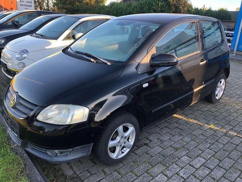 Second-hand VW Fox 54 CP (39 kW) 2006 Negru Hatchback