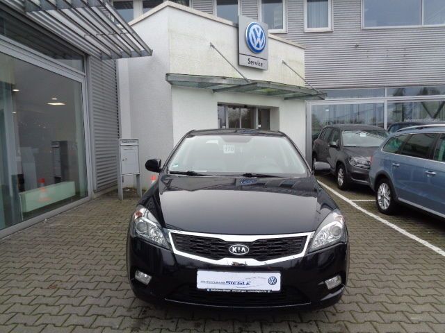 Gebraucht Kia Ceed 109 PS (80 kW) 2010 Schwarz metallic Kleinwagen