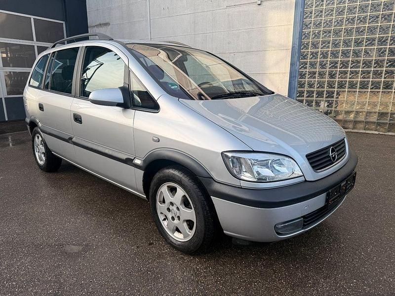 Gebraucht Opel Zafira Elegance 125 PS (91 kW) 2002 Silber Van / Kleinbus