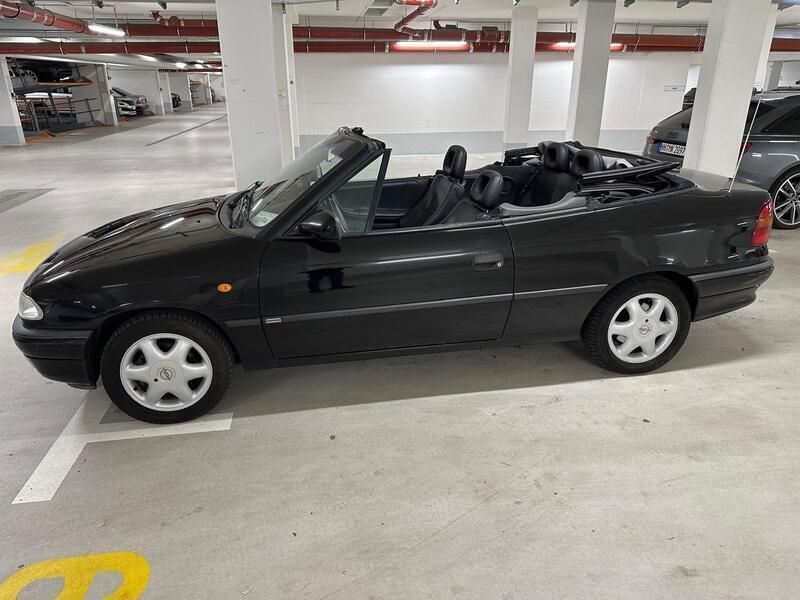Schwarz Gebraucht 1997 Opel Astra Cabriolet Cabrio | 3.800 € - Bild 1/4