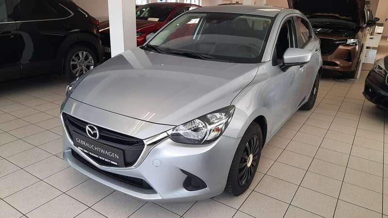 Diamantsilber metallic Gebraucht 2017 Mazda 2 Kizoku Kleinwagen | 11.390 € (Fairer Preis) - Bild 1/4