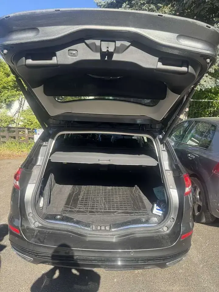 Gebraucht Ford Mondeo Titanium 190 PS (139 kW) 2020 Grau Kombi