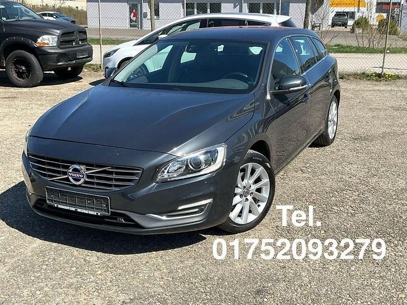 Gebraucht Volvo V60 Summum 152 PS (111 kW) 2017 Grau Kombi