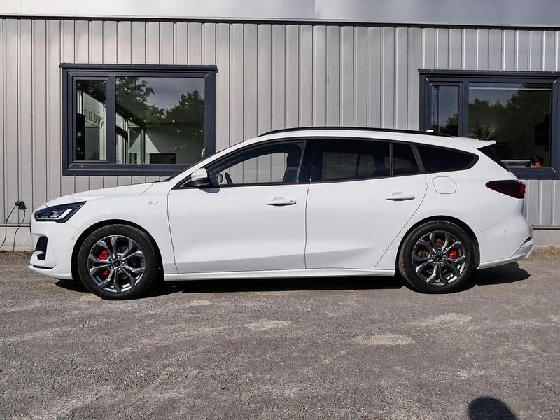 Gebraucht Ford Focus ST-Line 125 PS (91 kW) 2025 Weiß Kombi