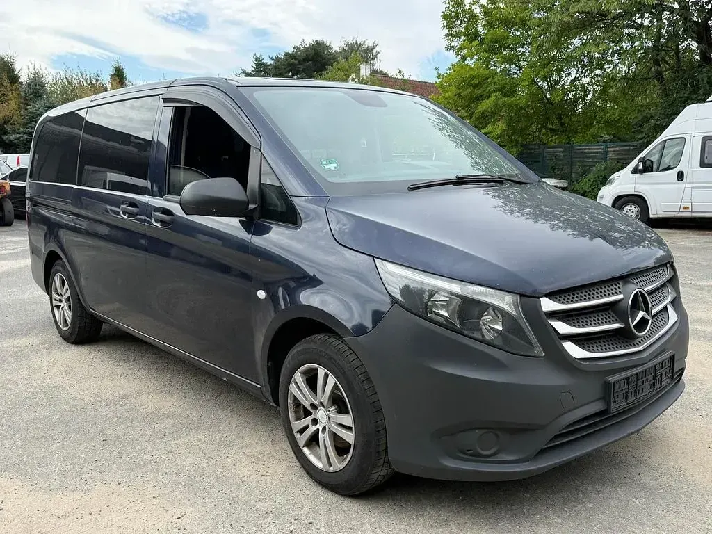 Gebraucht Mercedes Vito 163 PS (119 kW) 2018 Blau Van