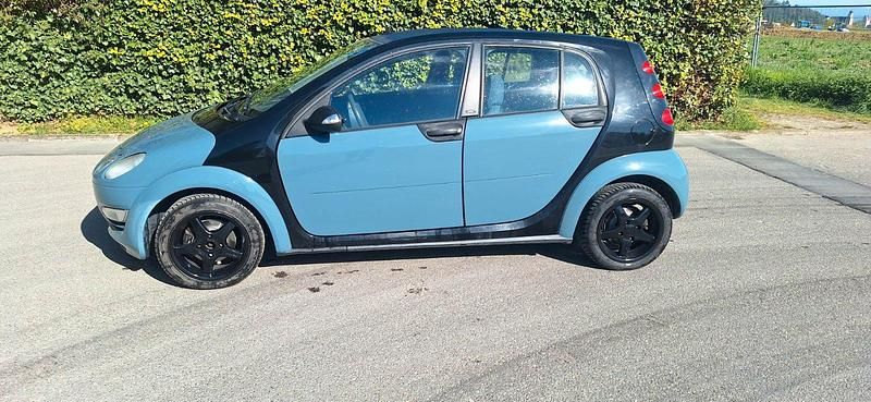Second-hand Smart ForFour 75 CP (55 kW) 2005 Albastru Hatchback