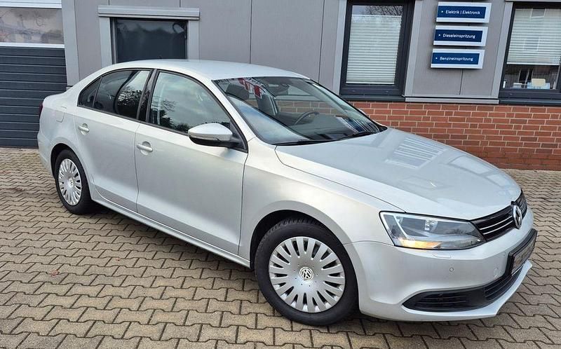 Gebraucht VW Jetta Comfortline 105 PS (77 kW) 2013 Silber Limousine