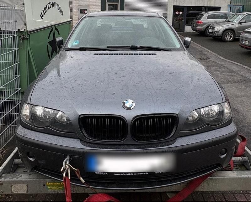 Grau Gebraucht 2002 BMW 316 Limousine | 2.000 € (Superpreis) - Bild 1/4