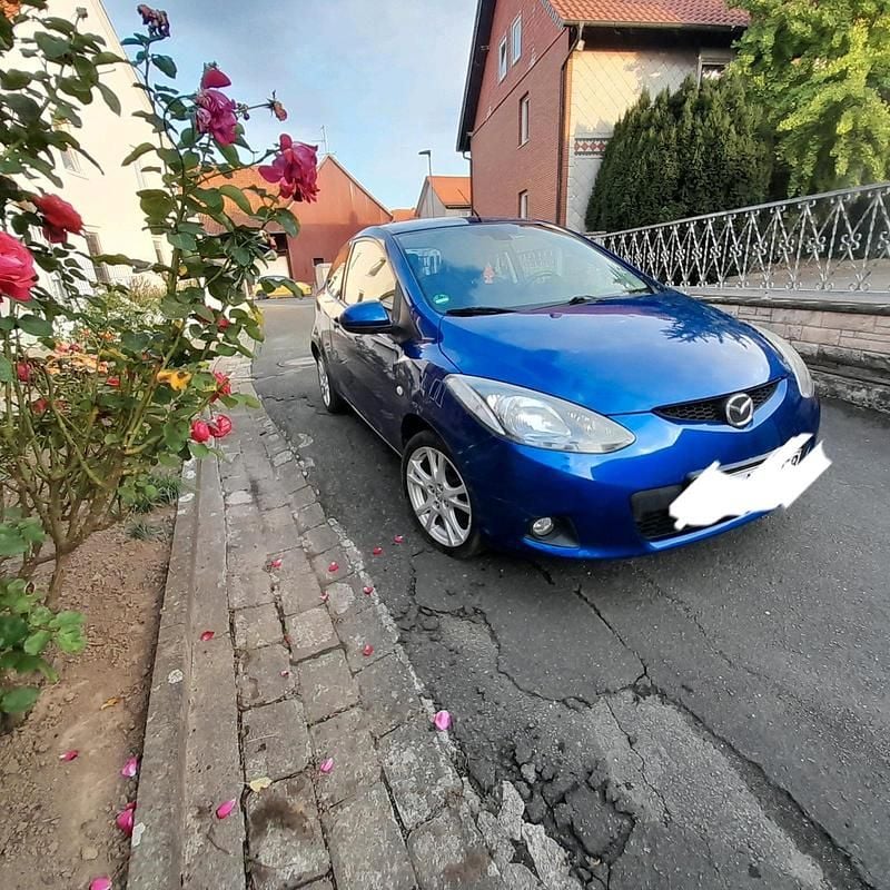 Blau Gebraucht 2010 Mazda 2 Kleinwagen | 1.500 € (Superpreis) - Bild 1/3