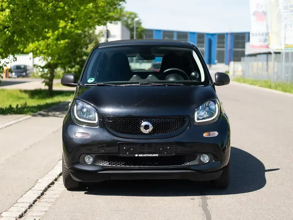 Second-hand Smart ForFour Passion 71 CP (52 kW) 2017 Negru Hatchback