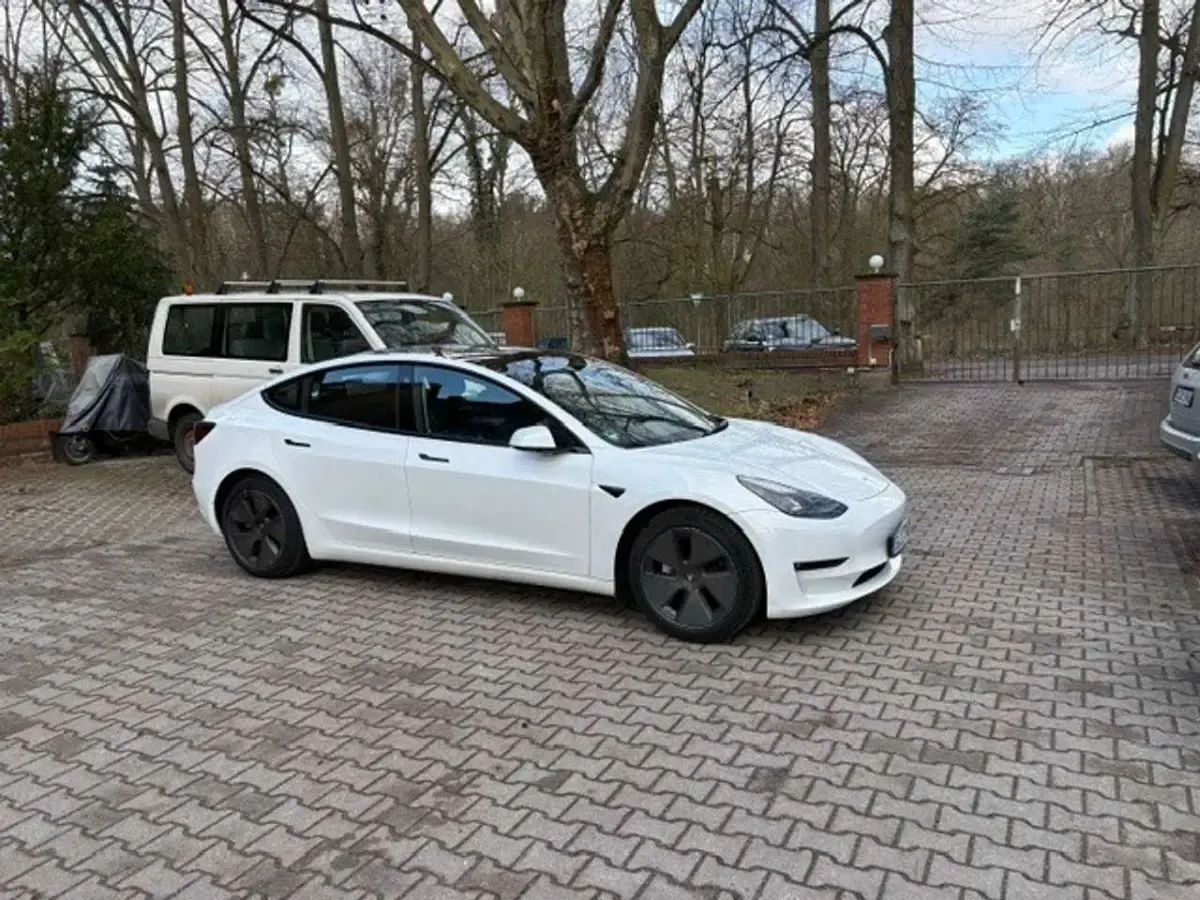 Gebraucht Tesla Model 3 366 kW (498 PS) 2022 Weiß Limousine