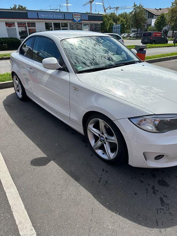 Gebraucht BMW 120 Performance 177 PS (130 kW) 2011 Weiß Kleinwagen
