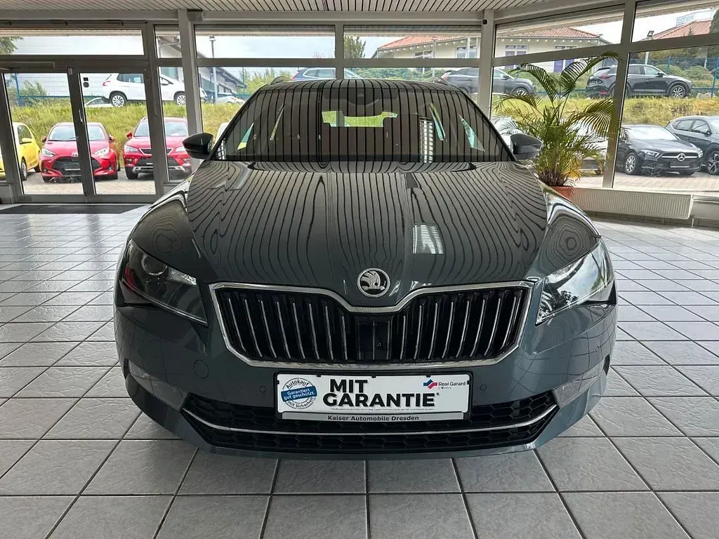 Gebraucht Skoda Superb Style 272 PS (200 kW) 2019 Grau Kombi