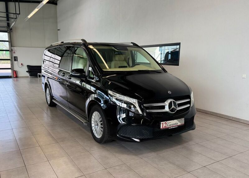 Schwarz Gebraucht 2019 Mercedes V250 Avantgarde Van / Kleinbus | 59.900 € - Bild 1/4