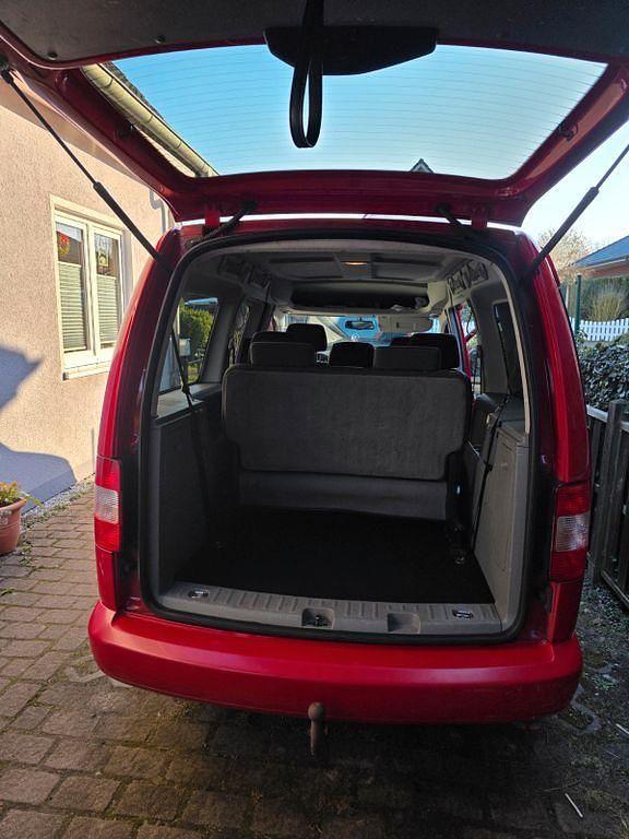 Gebraucht VW Caddy Maxi 102 PS (75 kW) 2010 Rot Van / Kleinbus
