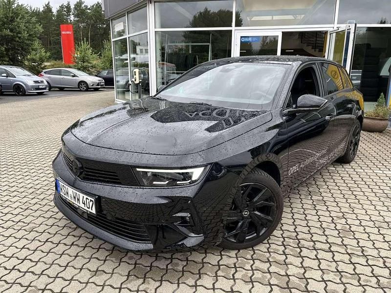 Karbon schwarz metallic Gebraucht 2024 Opel Astra Limousine | 24.950 € (Fairer Preis) - Bild 1/4