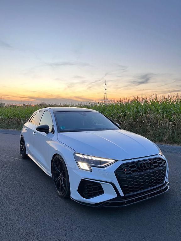 Weiß Gebraucht 2021 Audi S3 Design Limousine | 37.990 € (Fairer Preis) - Bild 1/4