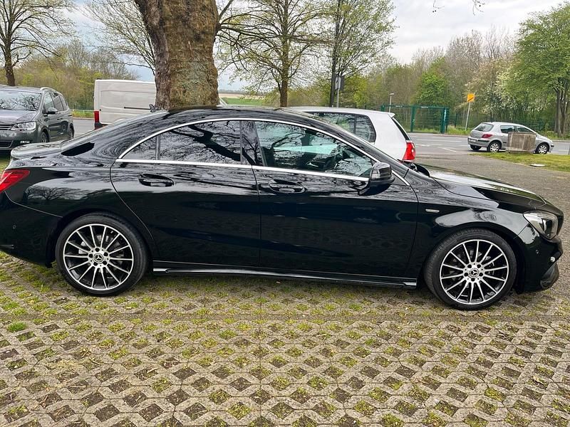 Gebraucht Mercedes CLA200 AMG line 156 PS (114 kW) 2017 Schwarz Limousine