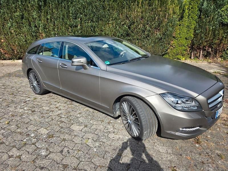 Grau Gebraucht 2013 Mercedes CLS350 Shooting Brake Kombi | 20.500 € (Fairer Preis) - Bild 1/4