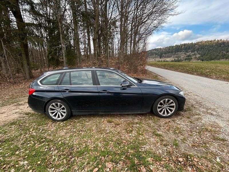 Gebraucht BMW 320 Efficient Dynamics 163 PS (119 kW) 2014 Blau Kombi