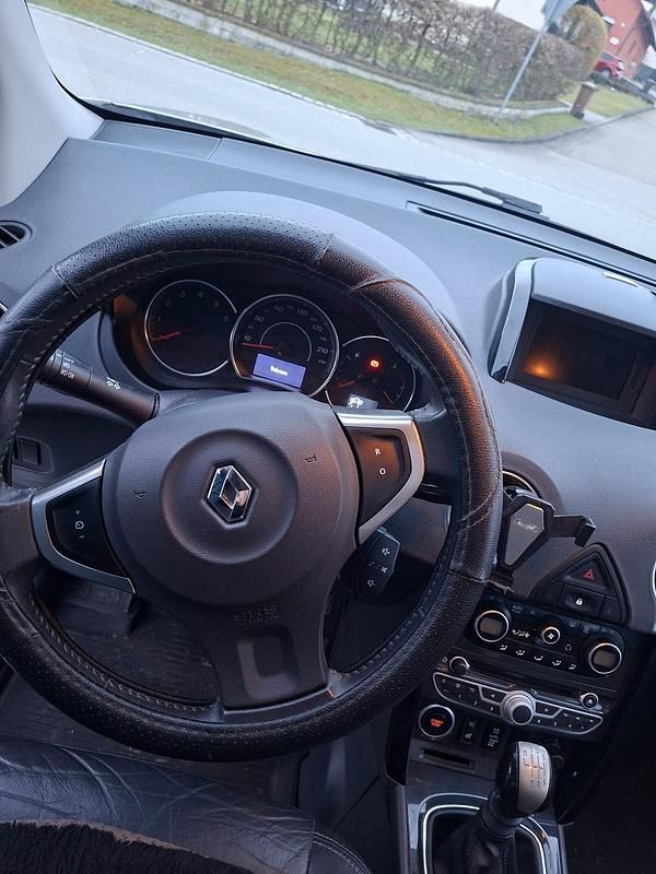 Gebraucht Renault Koleos 150 PS (110 kW) 2012 Silber SUV