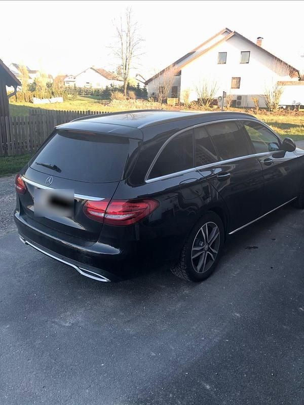 Gebraucht Mercedes C250 204 PS (150 kW) 2016 Schwarz Kombi