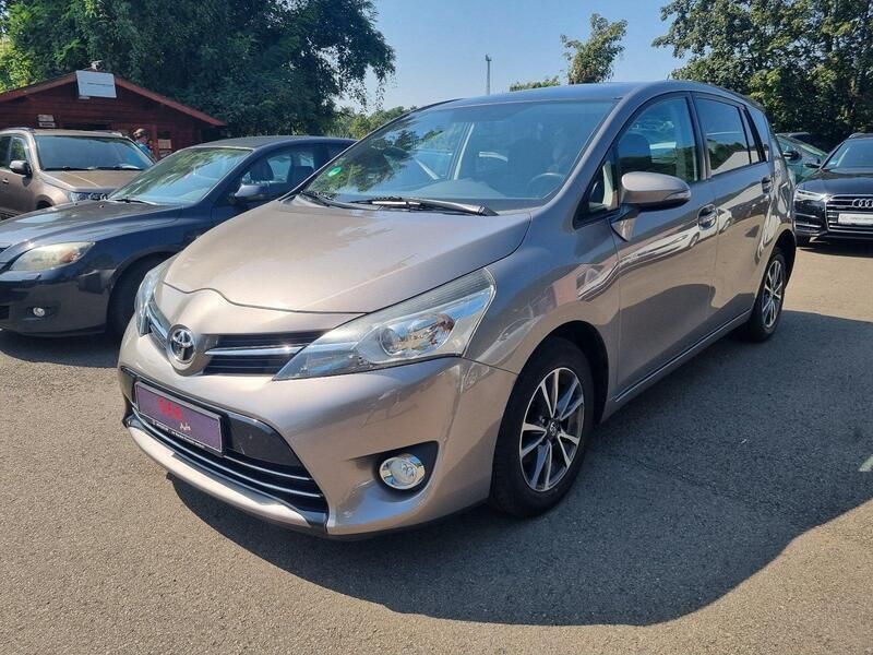 Gebraucht 2014 Toyota Verso Van / Kleinbus | 9.900 € (Etwas zu teuer) - Bild 1/4