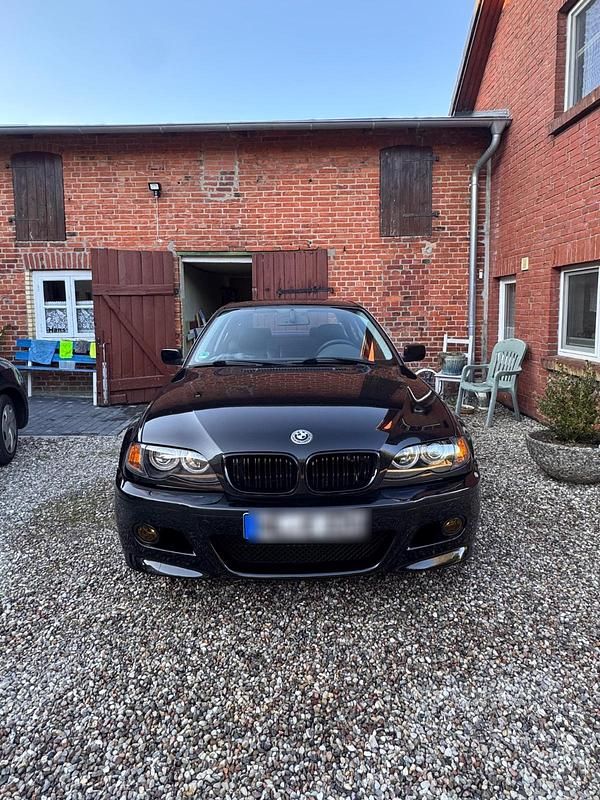 Schwarz Gebraucht 2003 BMW 320 Limousine | 5.500 € (Teuer) - Bild 1/4